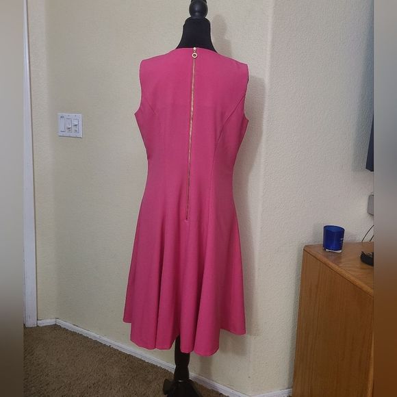 Elegant Pink Sleeveless Dress - Picture 4 of 14
